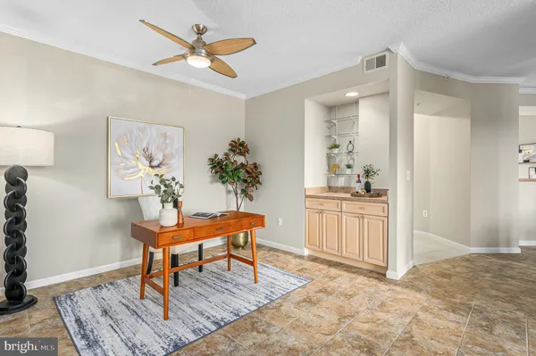 $385,000 | 19375 Cypress Ridge Terrace, Unit 114, Leesburg, VA 20176