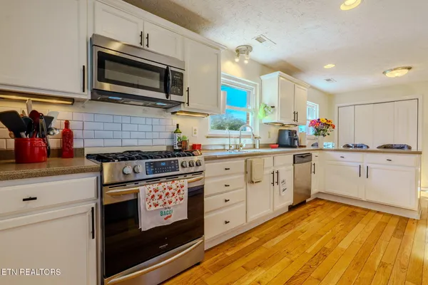 $878,900 | 3543 Ginn Farm Drive, Knoxville, TN 37920