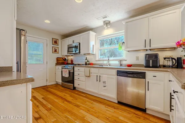 $878,900 | 3543 Ginn Farm Drive, Knoxville, TN 37920