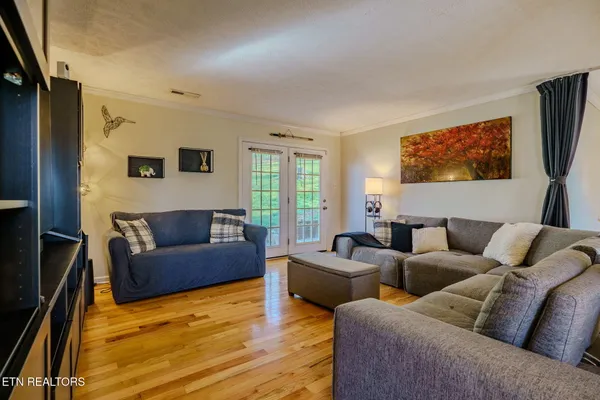 $878,900 | 3543 Ginn Farm Drive, Knoxville, TN 37920