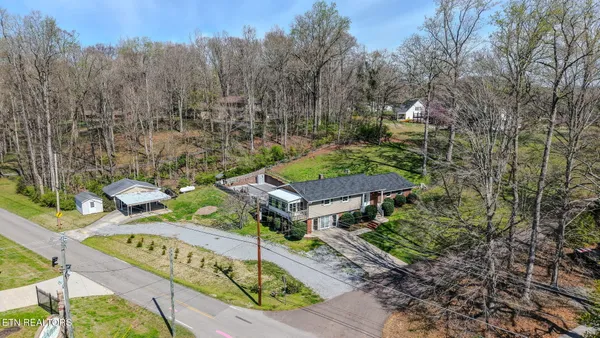 $878,900 | 3543 Ginn Farm Drive, Knoxville, TN 37920