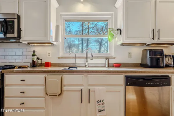 $878,900 | 3543 Ginn Farm Drive, Knoxville, TN 37920