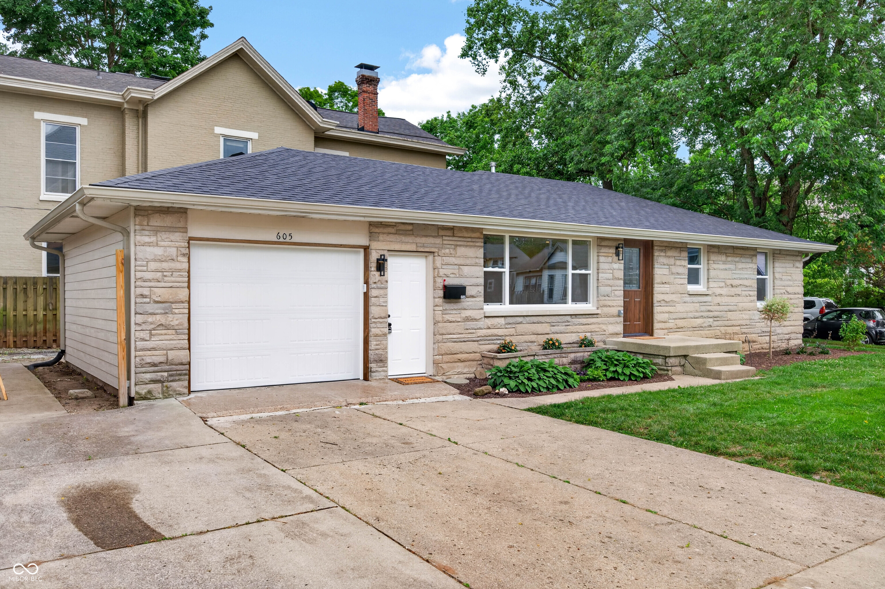 605 8th Street Columbus, IN 47201 - Photo 1 of 29