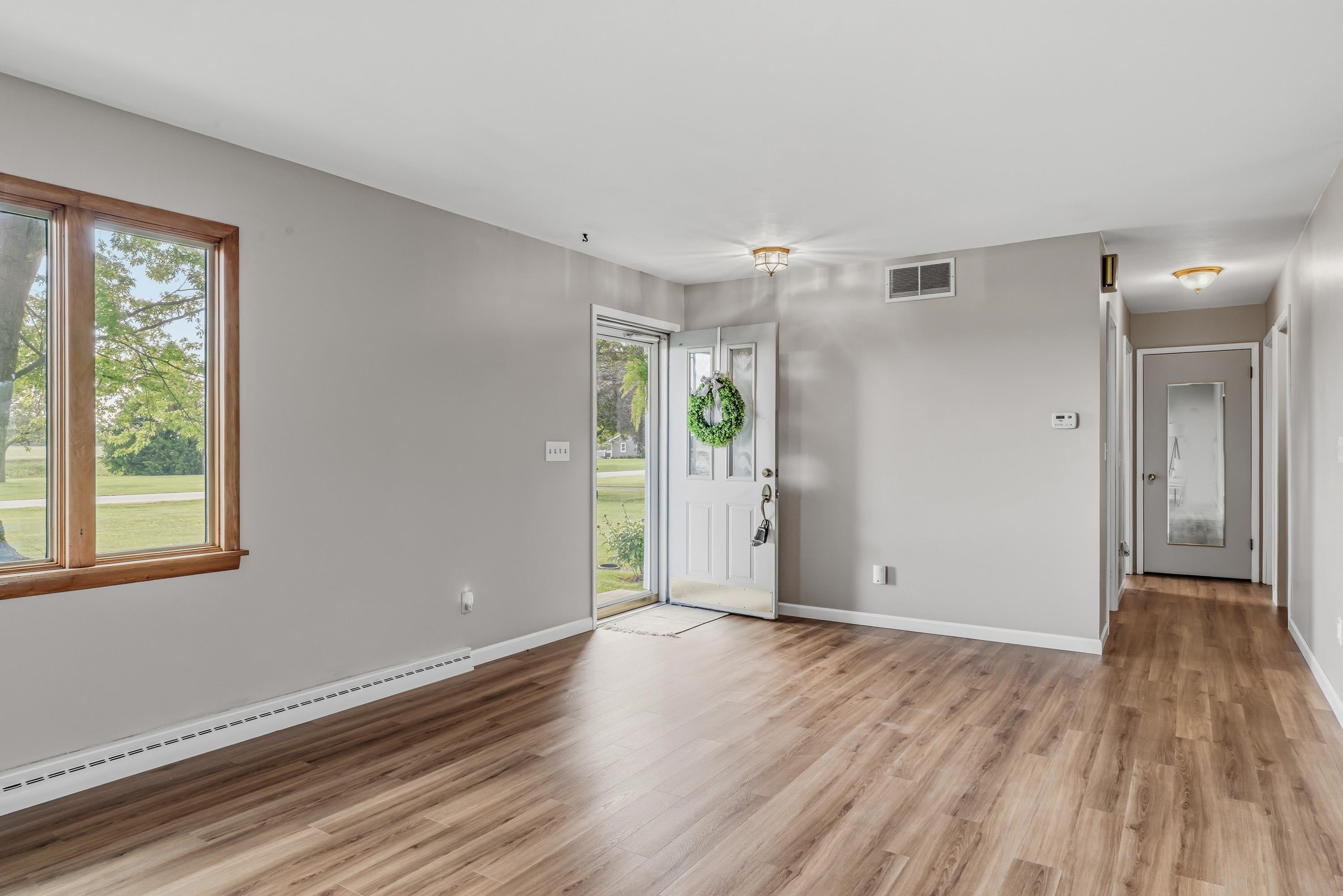 14218 Minnich Road Hoagland, IN 46745 - Photo 4 of 36 Gallery Image 4