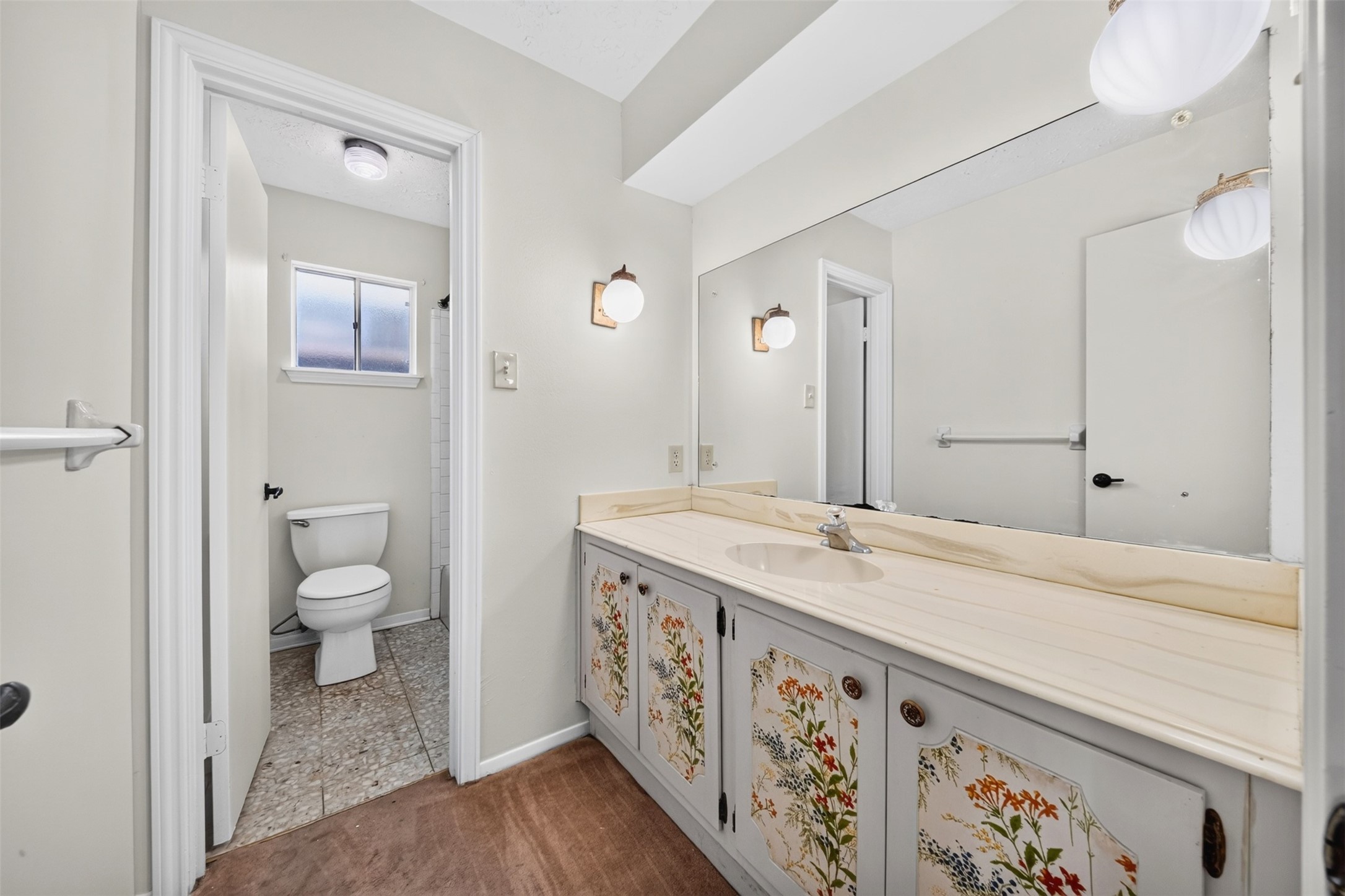 2214 Millhouse Road Houston, TX 77073 - Photo 17 of 20 Shared Hallway Bathroom