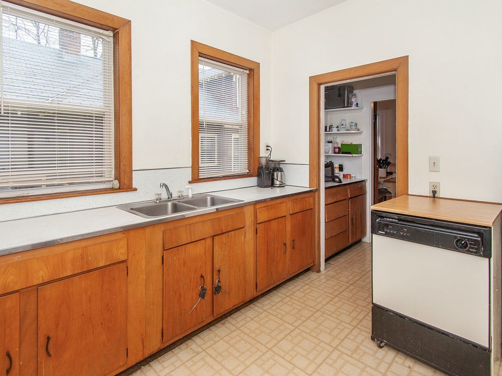 45 Bates Road Watertown, MA 02472 - Photo 15 of 29 Gallery Image 15