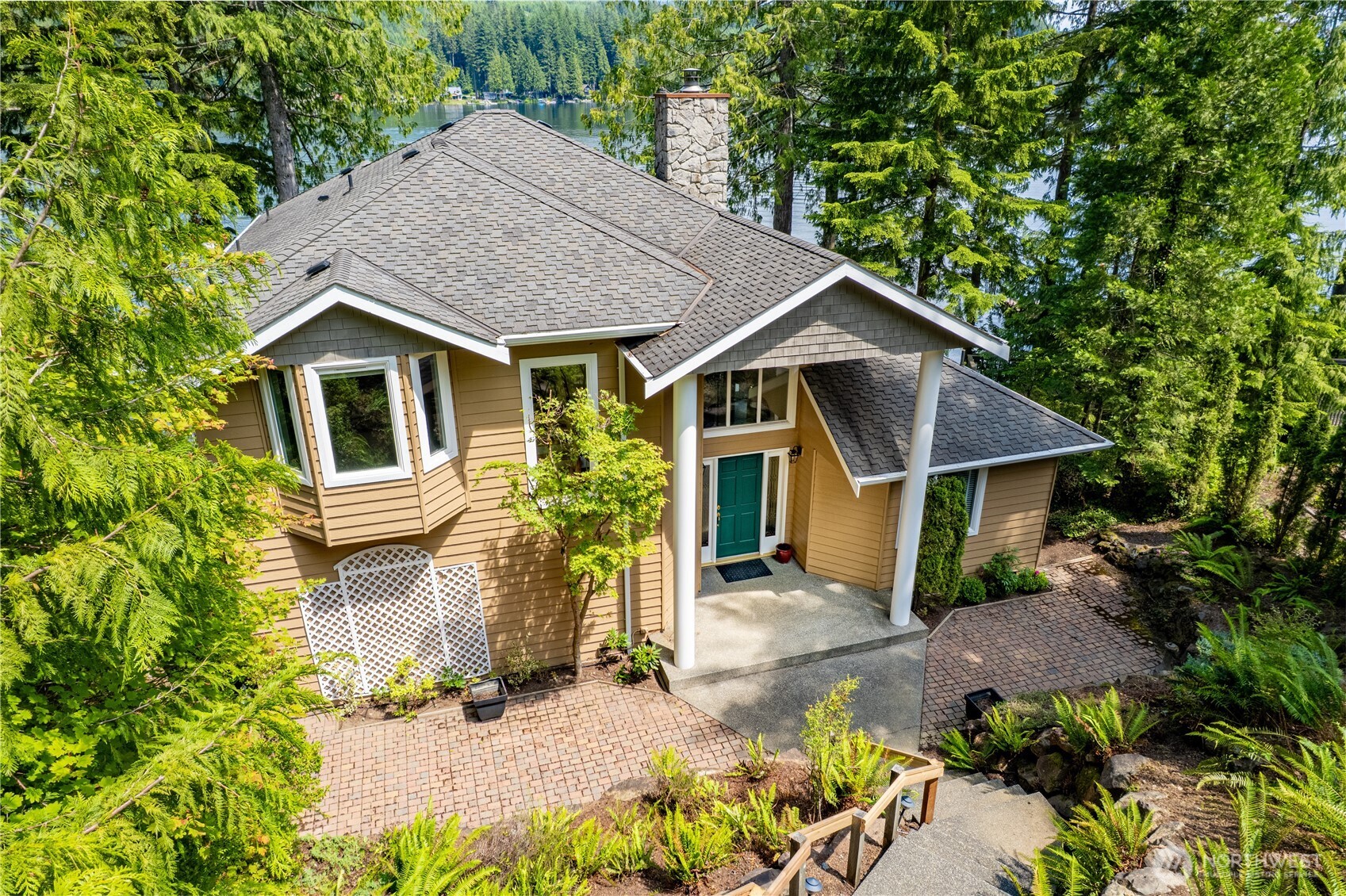 33571 Cliff Road Mount Vernon, WA 98274 - Photo 35 of 38 a front view of a house with yard