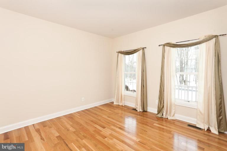 3632 Grier Nursery Road Street, MD 21154 - Photo 16 of 30 Living Room