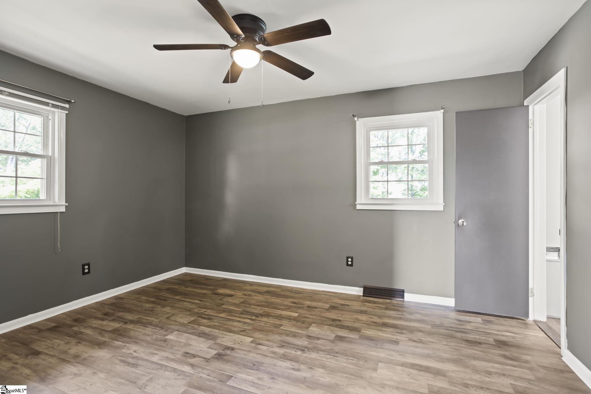1069 State Rd S-39-204 Pickens, SC 29671 - Photo 17 of 35
