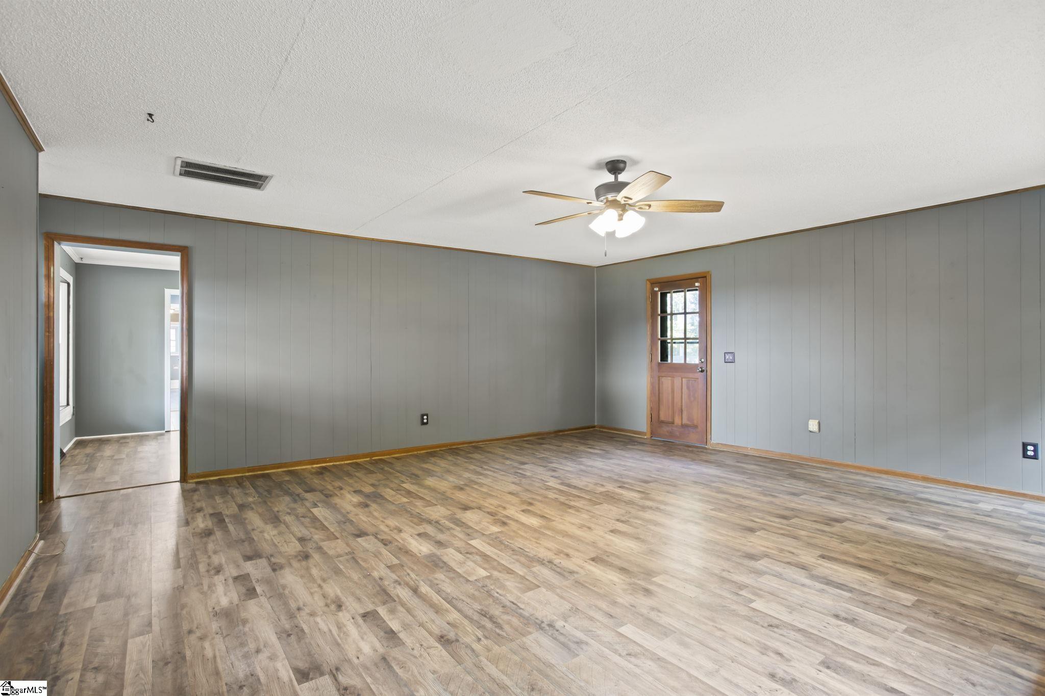 1069 State Rd S-39-204 Pickens, SC 29671 - Photo 19 of 35