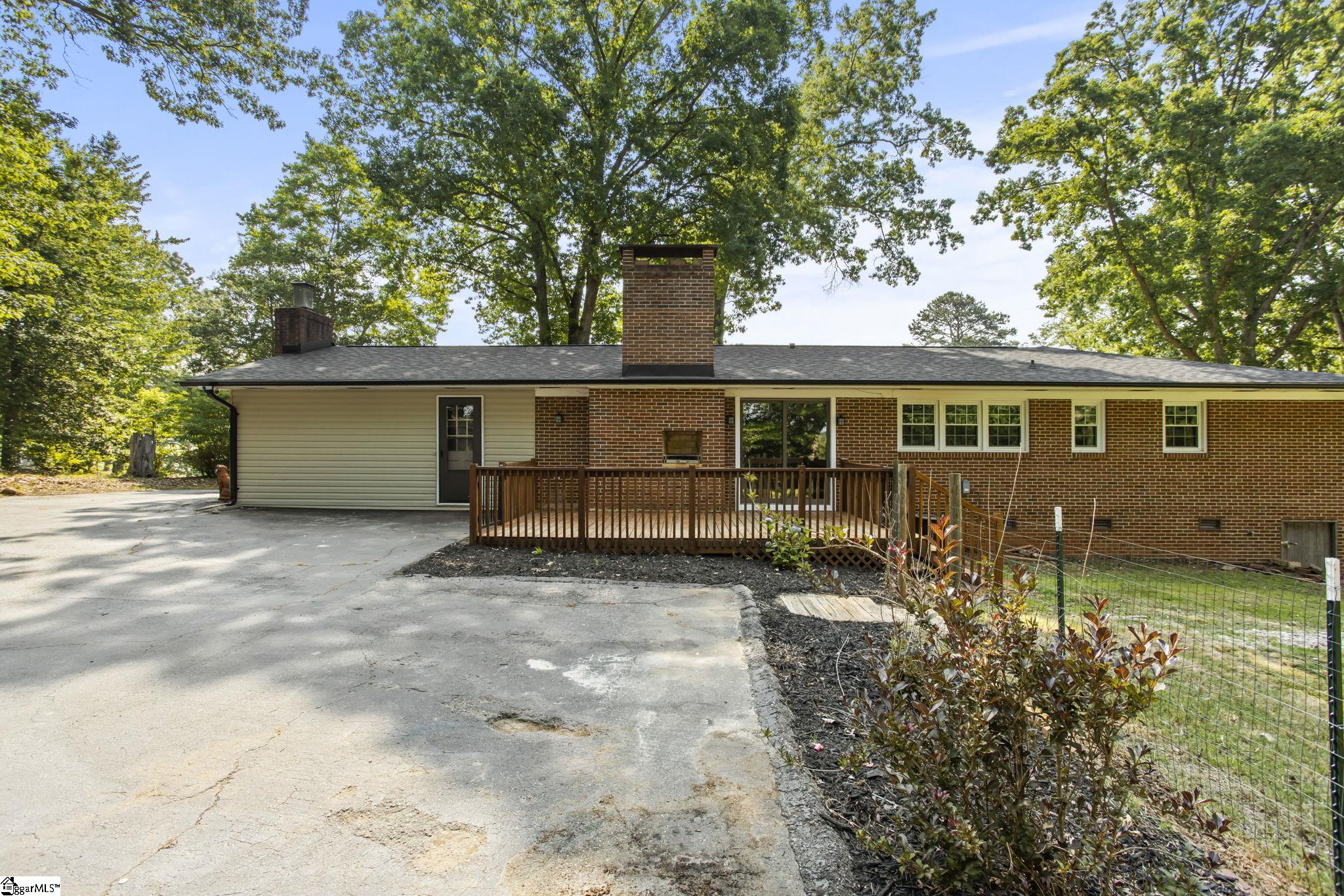 1069 State Rd S-39-204 Pickens, SC 29671 - Photo 25 of 35