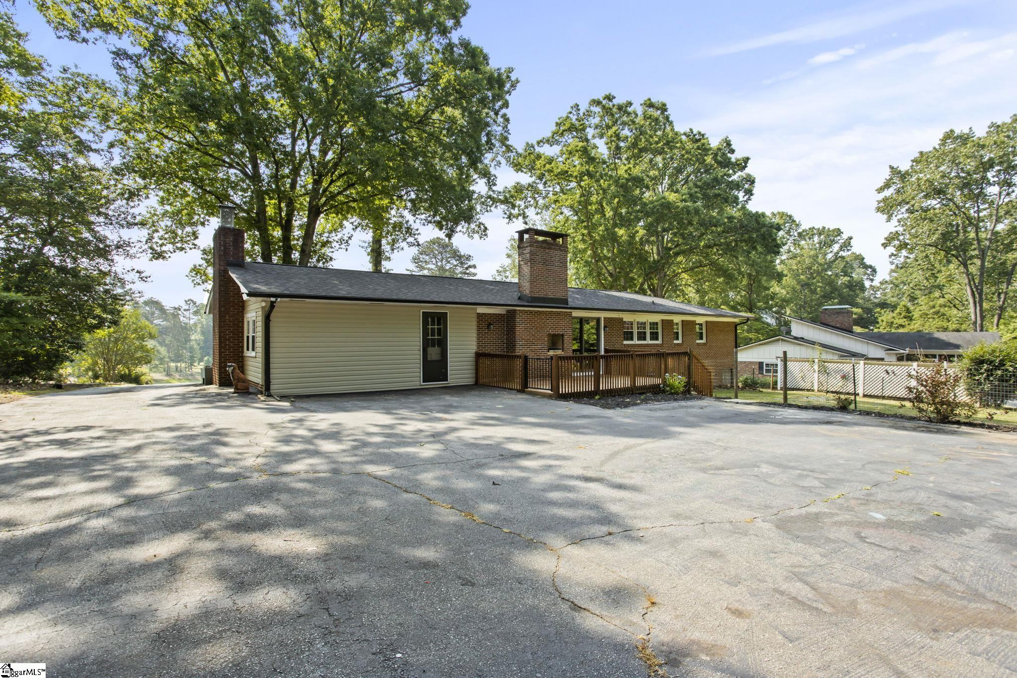 1069 State Rd S-39-204 Pickens, SC 29671 - Photo 26 of 35
