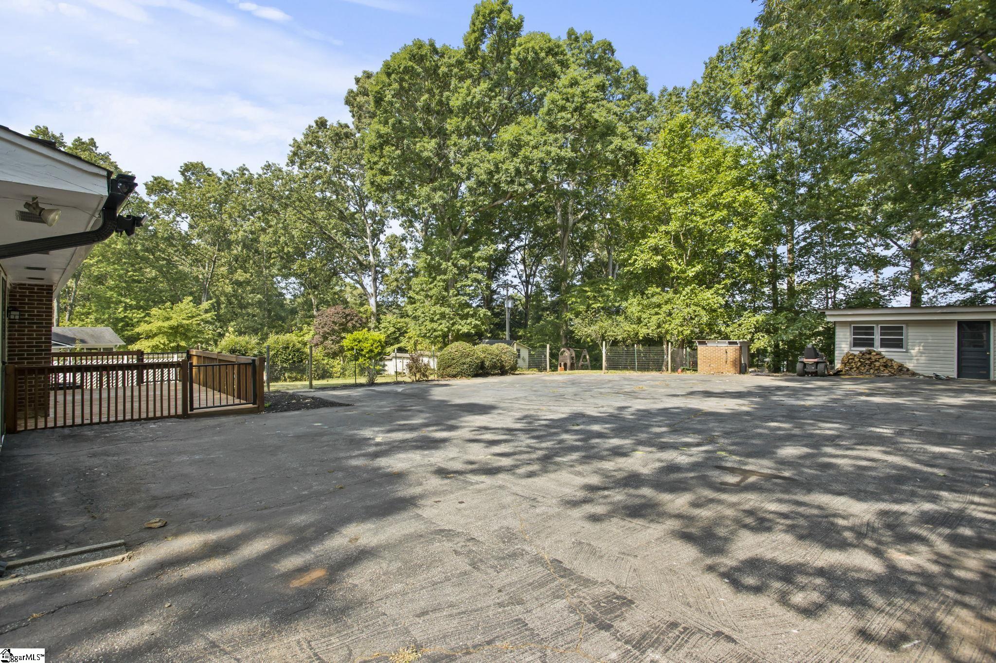 1069 State Rd S-39-204 Pickens, SC 29671 - Photo 28 of 35