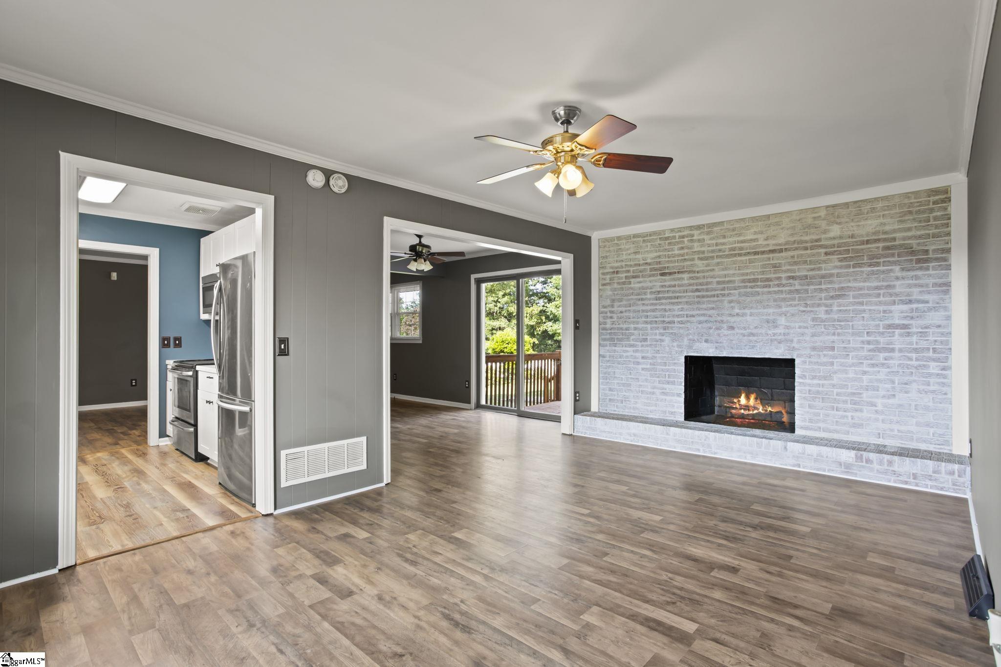 1069 State Rd S-39-204 Pickens, SC 29671 - Photo 4 of 35