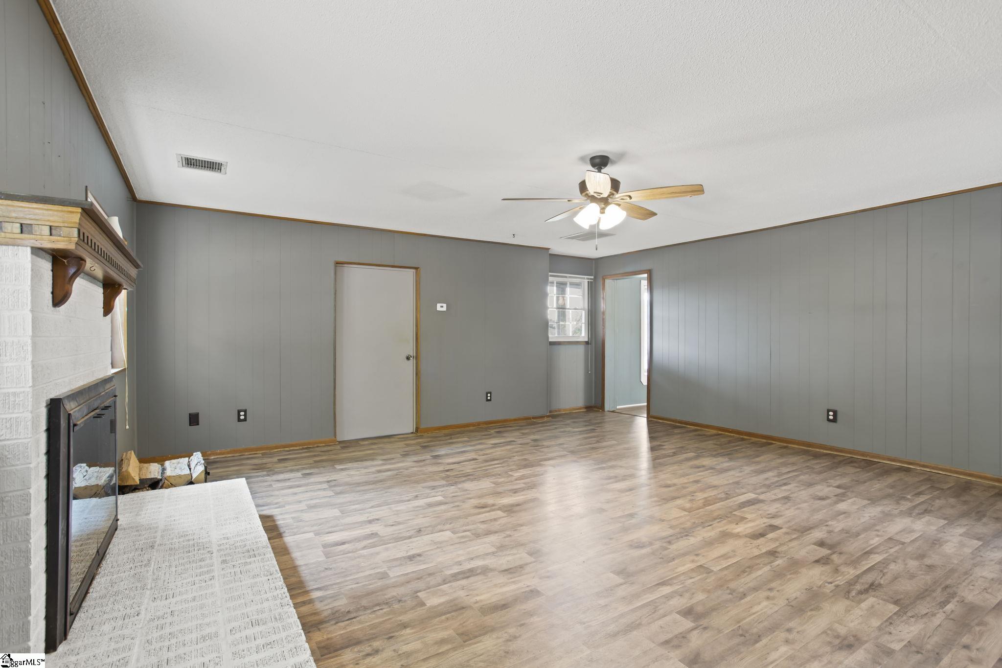 1069 State Rd S-39-204 Pickens, SC 29671 - Photo 9 of 35