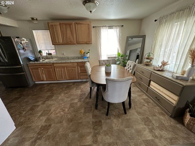 1931 Santiam Road Southeast Albany, OR 97321 - Photo 9 of 44 Kitchen