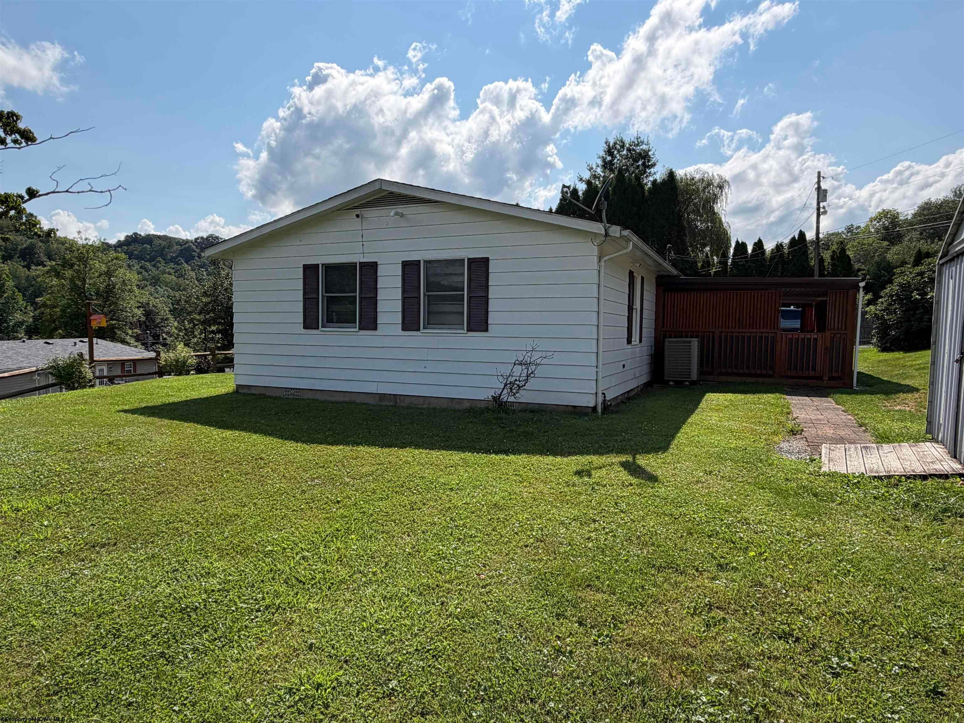 38 Hollister Drive Beverly, WV 26253 - Photo 5 of 32 Gallery Image 5
