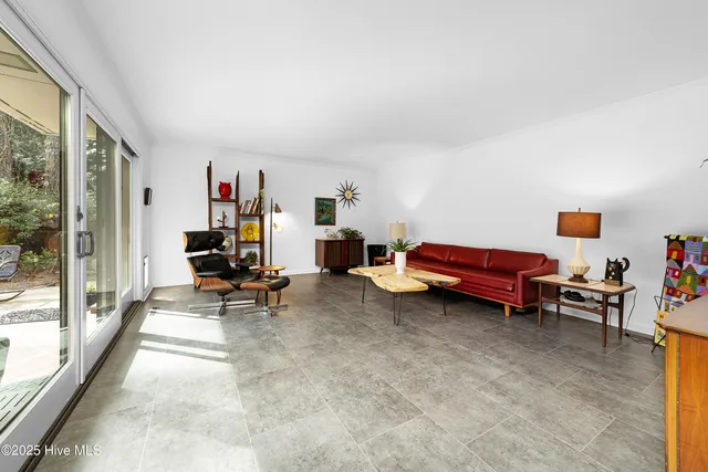 $450,000 | 4507 Country Club Road, Trent Woods, NC 28562