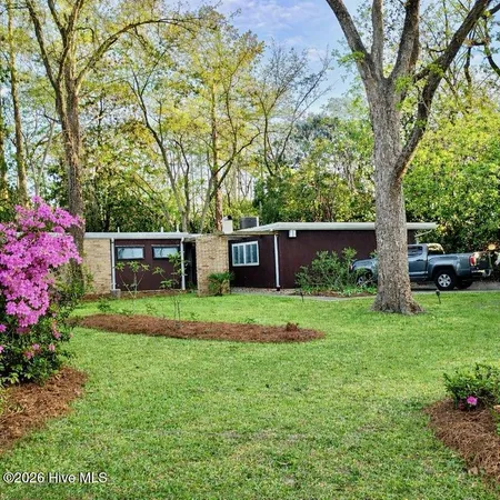 $400,000 | 4507 Country Club Road, Trent Woods, NC 28562