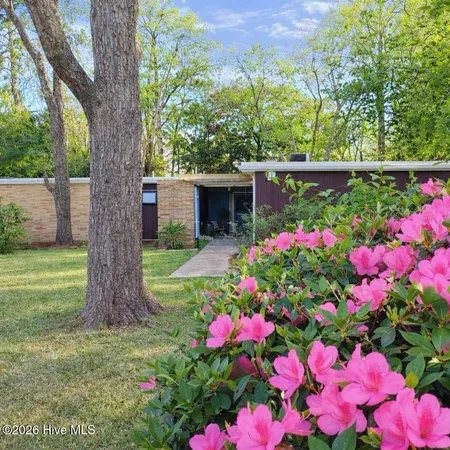 $400,000 | 4507 Country Club Road, Trent Woods, NC 28562