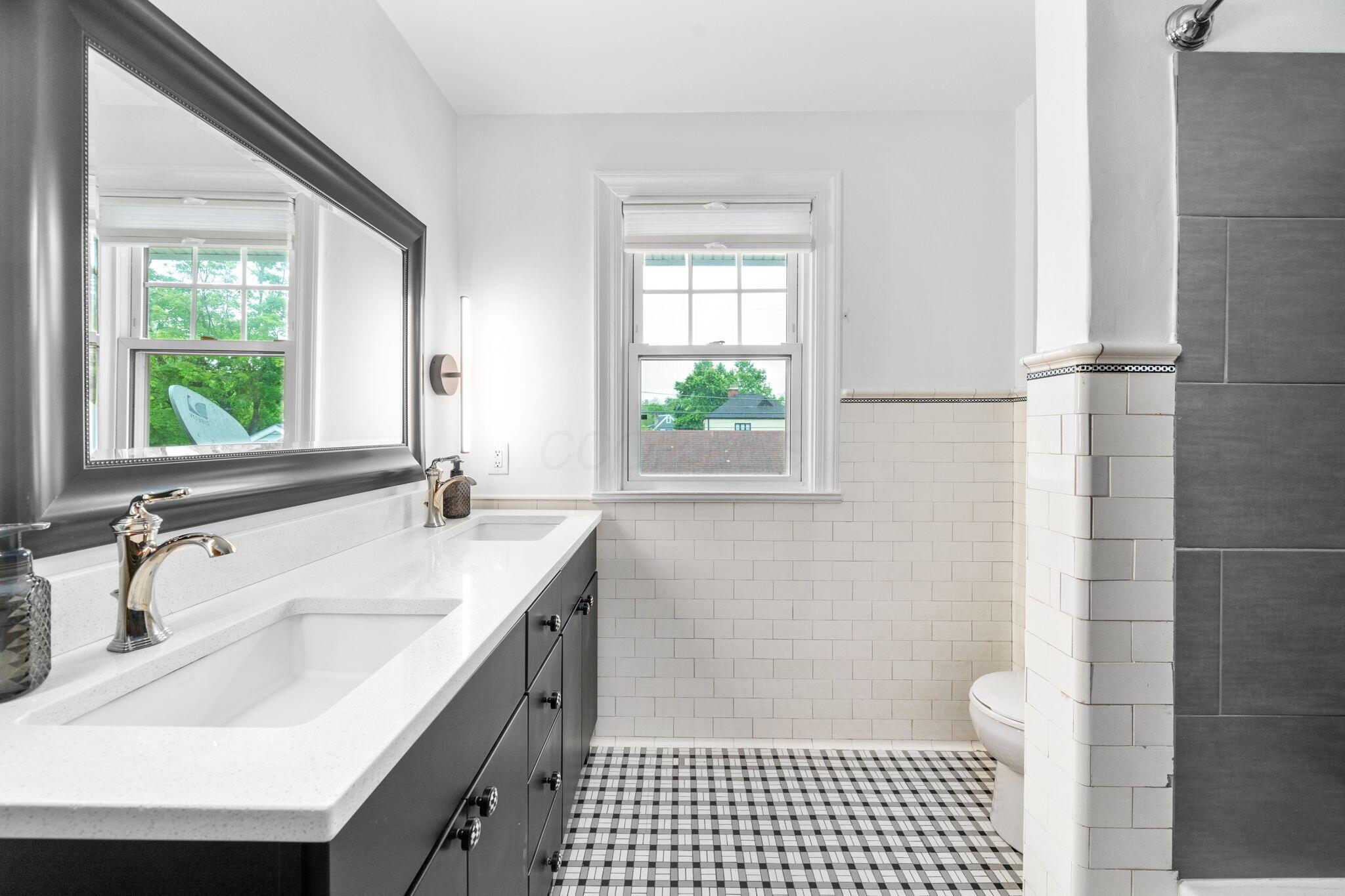 115 North Cassingham Road Columbus, OH 43209 - Photo 42 of 70 FULL BATH