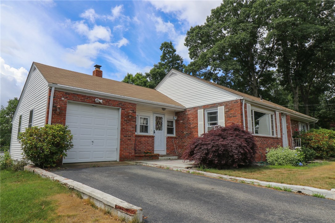 160 Rabbitt Hill Road Cumberland, RI 02864 - Photo 3 of 38