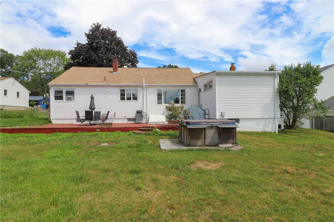 160 Rabbitt Hill Road Cumberland, RI 02864 - Photo 8 of 38
