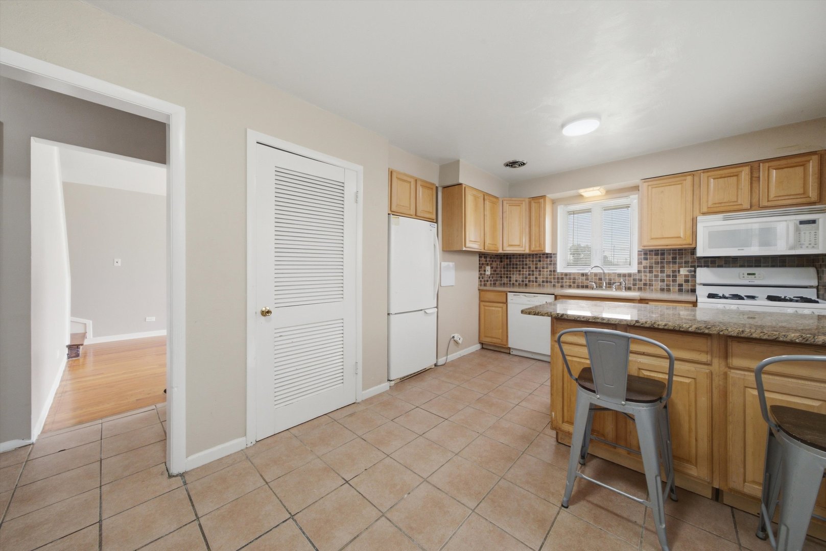 8404 45th Street Lyons, IL 60534 - Photo 11 of 26