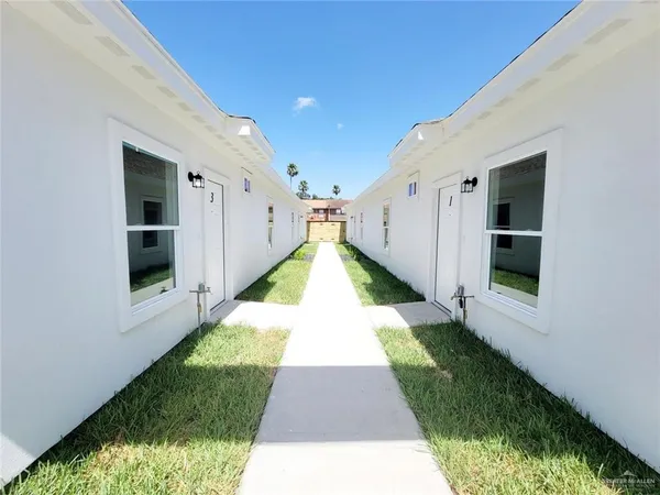 $1,150 | 2202 South Sports Drive, Unit 3, Pharr, TX 78577