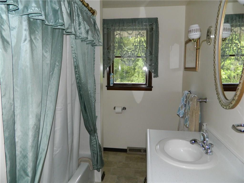 113 Iseman Road Freeport, PA 16229 - Photo 14 of 25 upstairs bathroom
