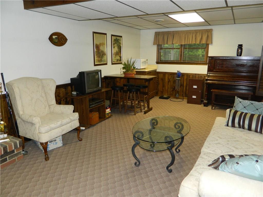 113 Iseman Road Freeport, PA 16229 - Photo 23 of 25 Gameroom