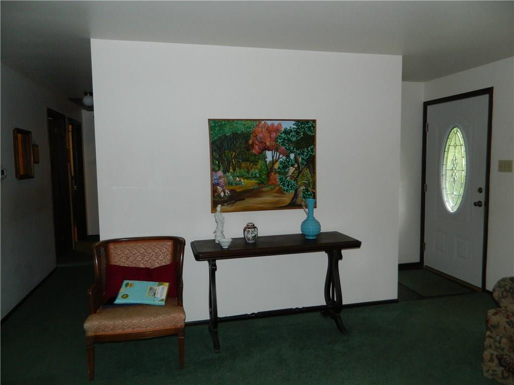 113 Iseman Road Freeport, PA 16229 - Photo 5 of 25 Coat closet located right in front of entry