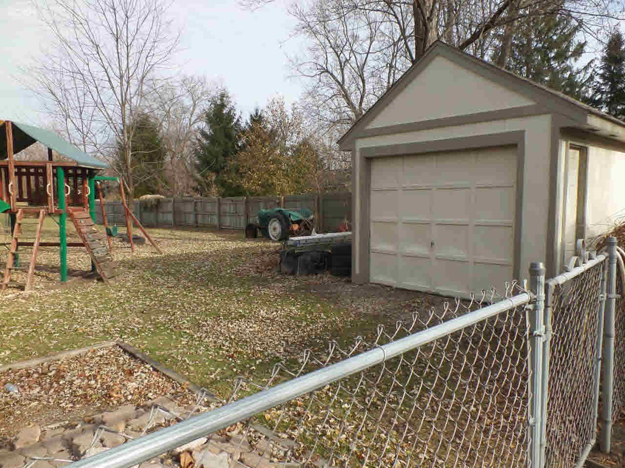908 West Silver Lake Road Fenton, MI 48430 - Photo 9 of 30 21393091-8.JPG