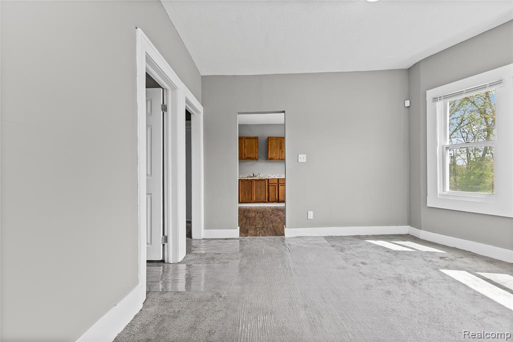 3010 Montclair Street Detroit, MI 48214 - Photo 18 of 61