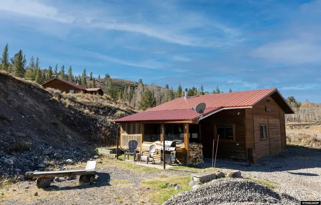 $1,200,000 | 29 Stucki Weg Drive, Dubois, WY 82513