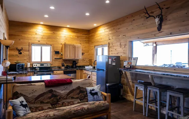 $1,200,000 | 29 Stucki Weg Drive, Dubois, WY 82513