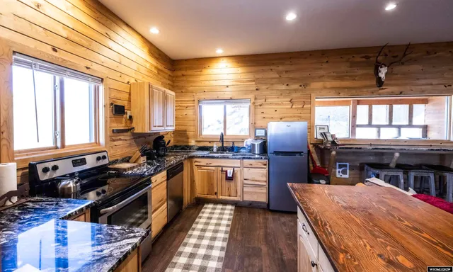 $1,200,000 | 29 Stucki Weg Drive, Dubois, WY 82513