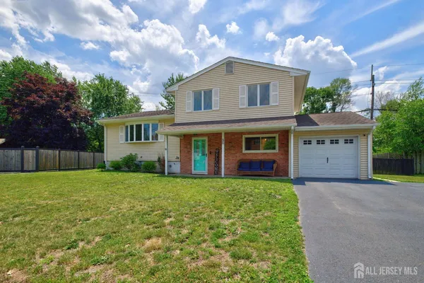 $610,000 | 38 Bruce Court, Milltown, NJ 08850