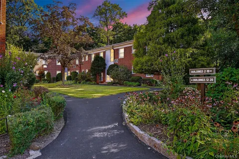 $235,000 | 12 Wildwood Road, Unit B20, Hartsdale, NY 10530