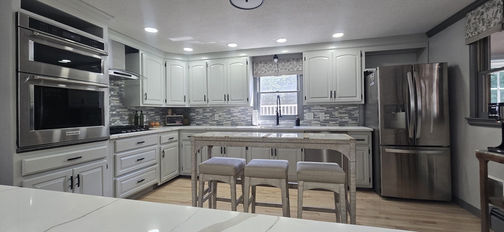 38 Raven Road Dracut, MA 01826 - Photo 2 of 39