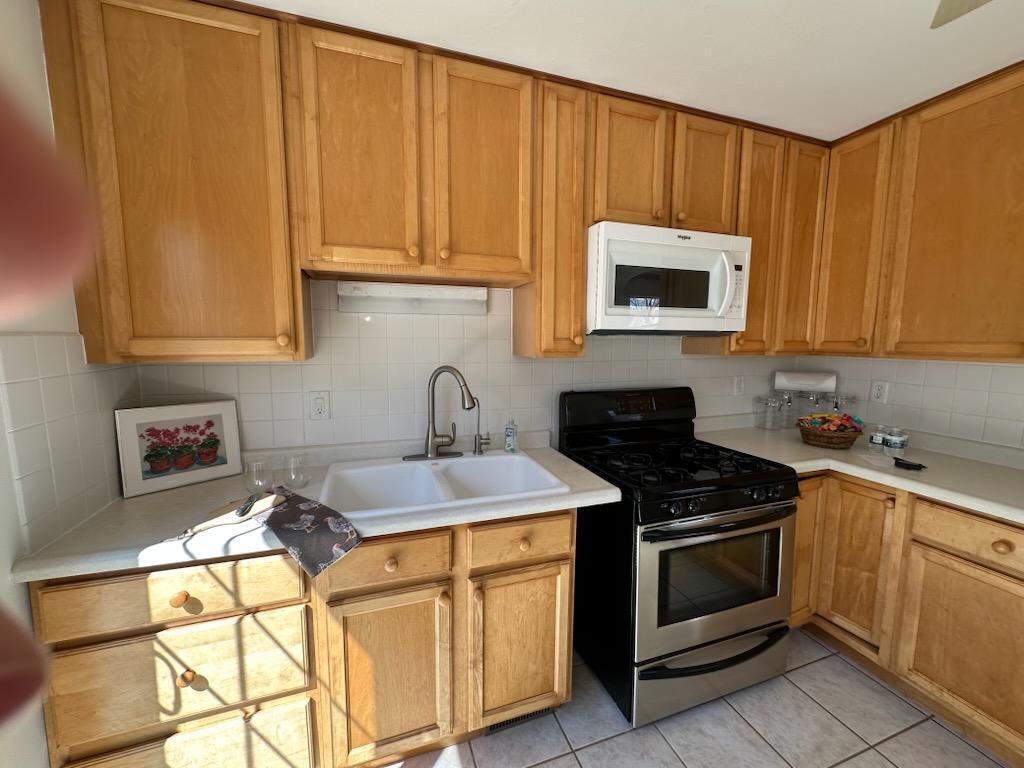 1426 Hooker Avenue Madison, WI 53704 - Photo 9 of 20 Kitchen Angle 2