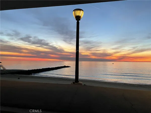 $3,500 | 615 Esplanade, Unit 105, Redondo Beach, CA 90277