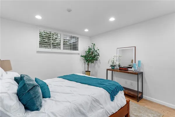 $3,500 | 615 Esplanade, Unit 105, Redondo Beach, CA 90277