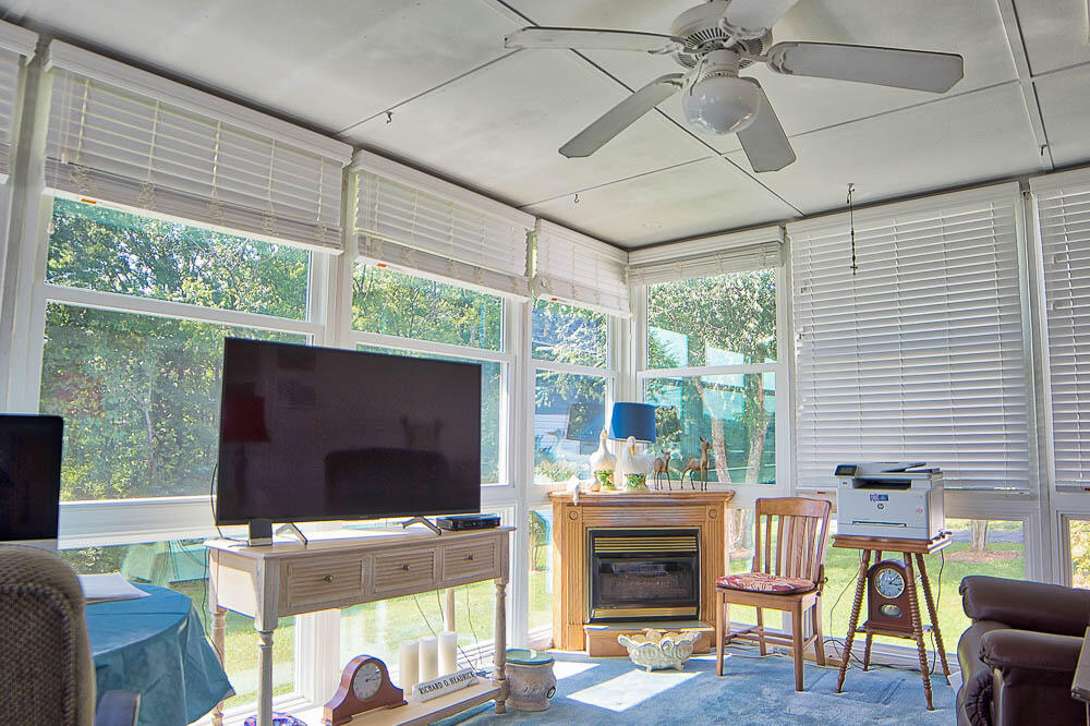 1131 Greens Lake Road East Ridge, TN 37412 - Photo 21 of 26 sunroom