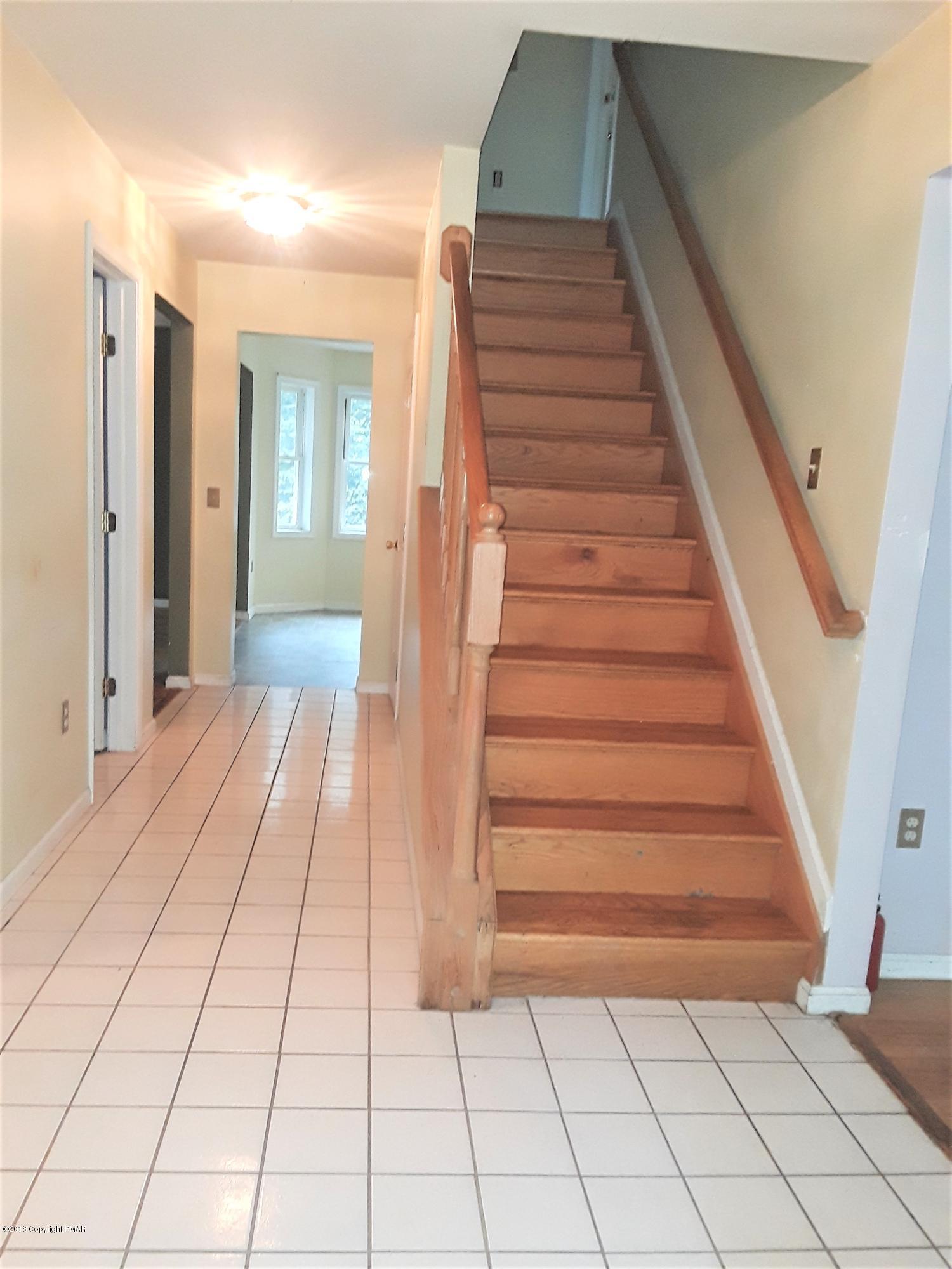 3105 Sequoia Road Tobyhanna, PA 18466 - Photo 6 of 29 a view of an entryway