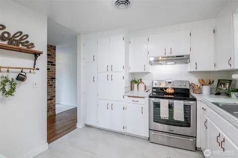 $439,000 | 6230 South Mason Avenue, Tacoma, WA 98409