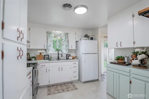 $439,000 | 6230 South Mason Avenue, Tacoma, WA 98409