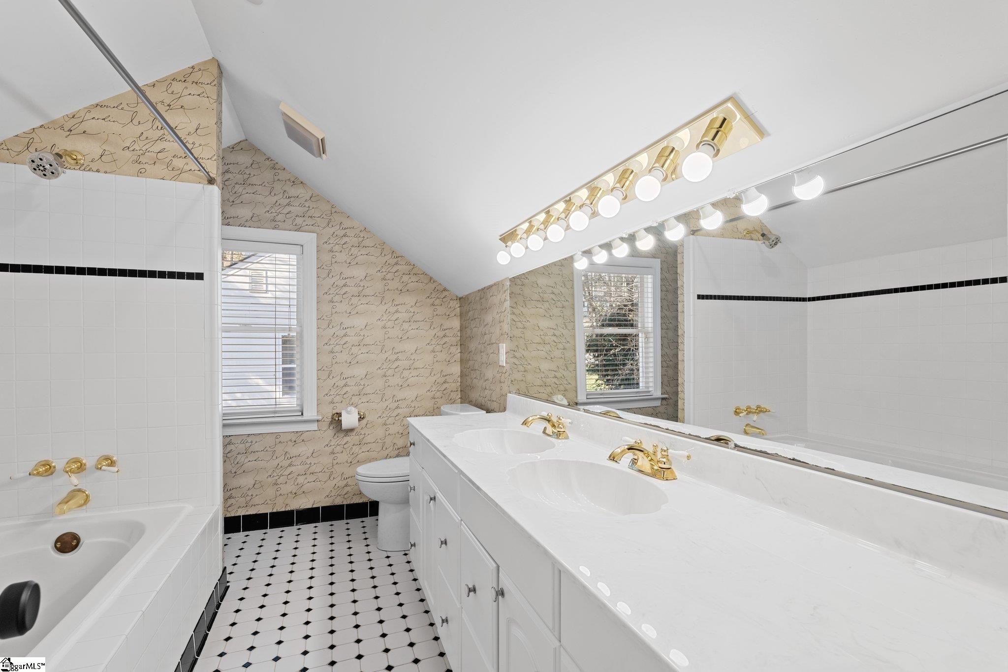 419 East Faris Road Greenville, SC 29605 - Photo 15 of 37 Gallery Image 15