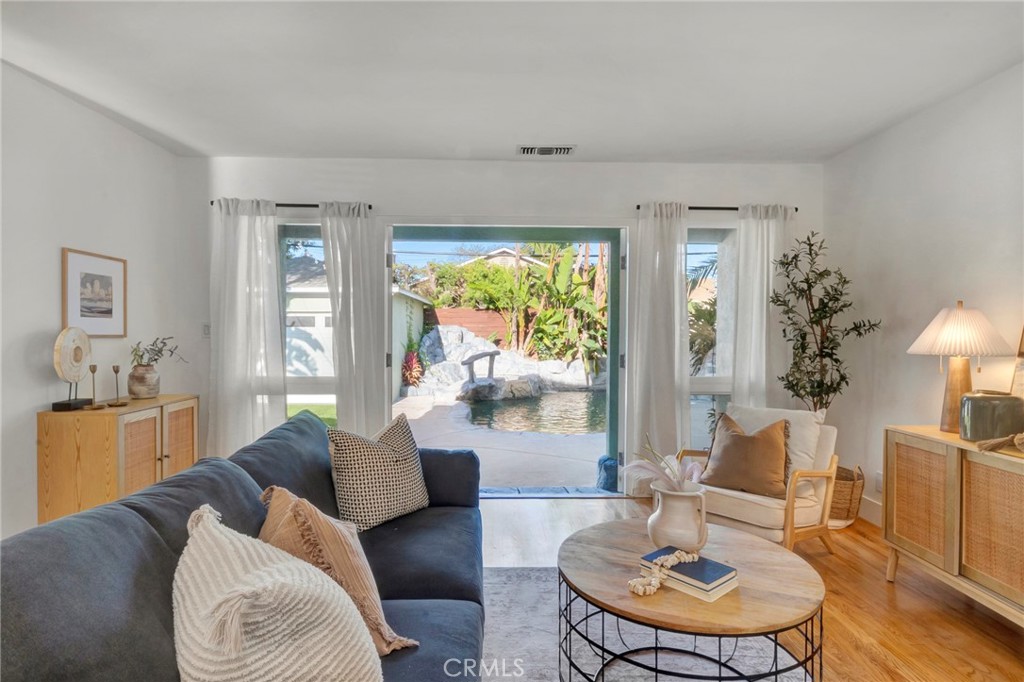 3556 Roxanne Avenue Long Beach, CA 90808 - Photo 5 of 39