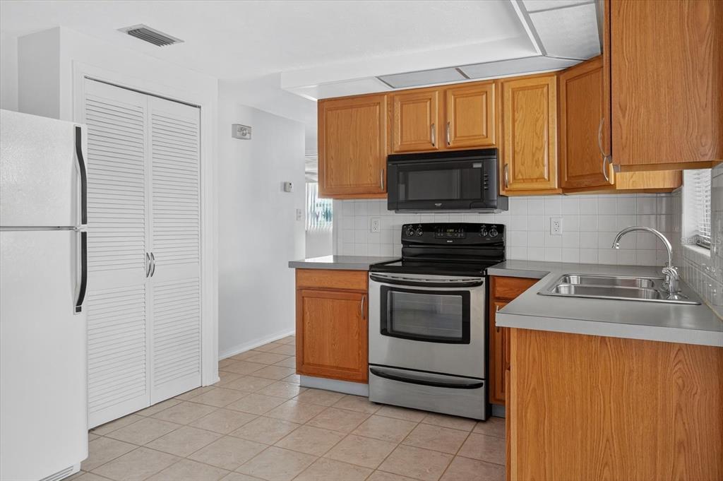 4934 Vision Avenue Holiday, FL 34690 - Photo 16 of 42 Gallery Image 16